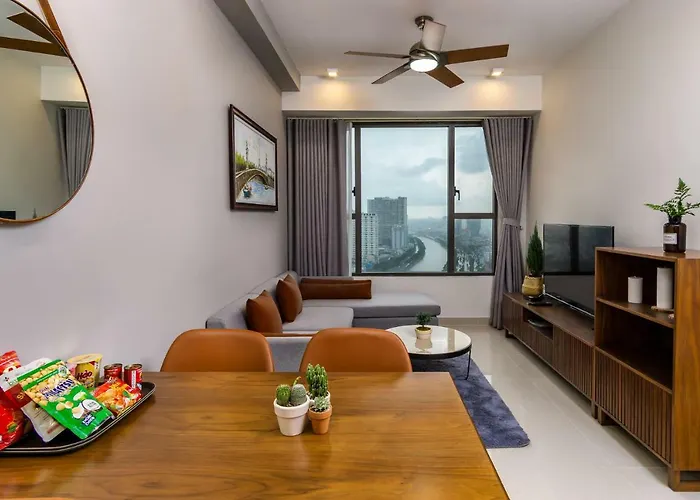 151 Bến Vân Đồn